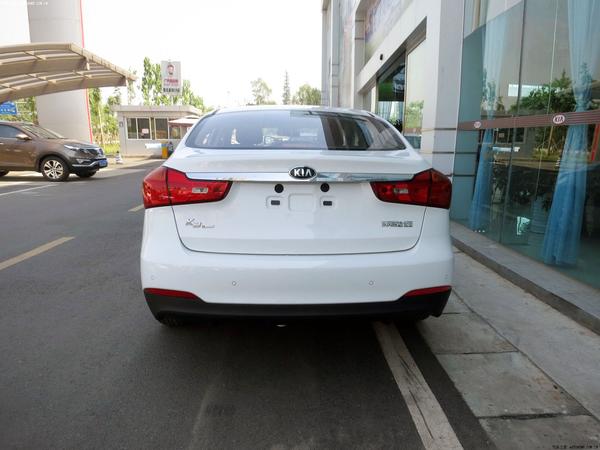 魔改起亚k3 标是自己贴的