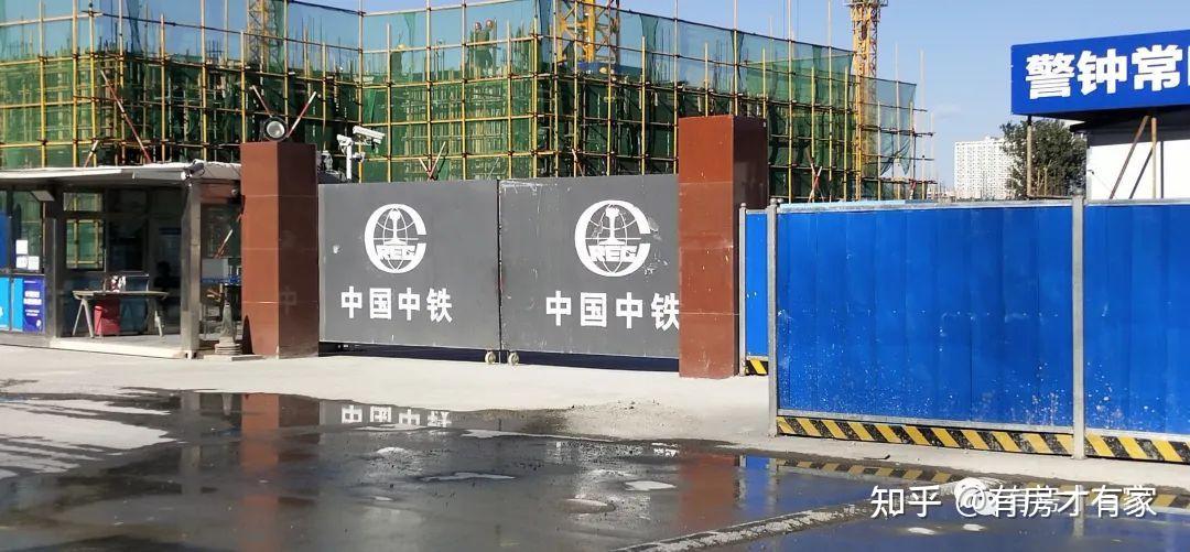 619地块的大门,是由中国中铁承建的楼栋的施工进度部分楼栋还没"出生"