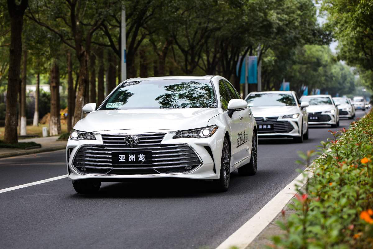 丰田亚洲龙落地价是多少 v2-d4079cfbeda4a4517965b31b90432059_1440w.jpg?source=172ae18b