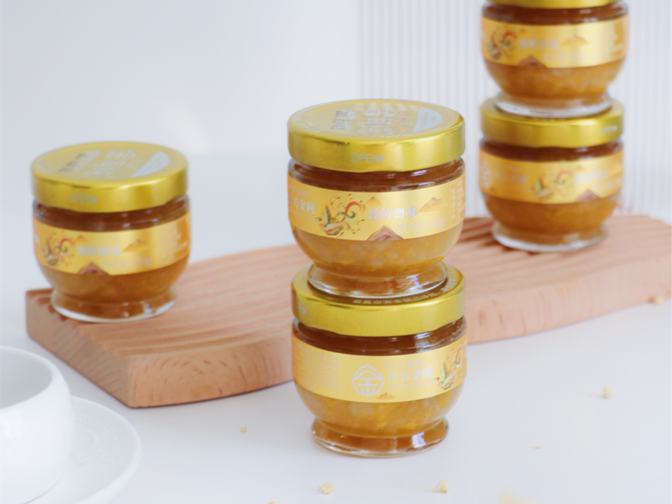 金耳纯作为一种开盖即食的控糖植物燕窝,可以说是将吃金耳提升为了一