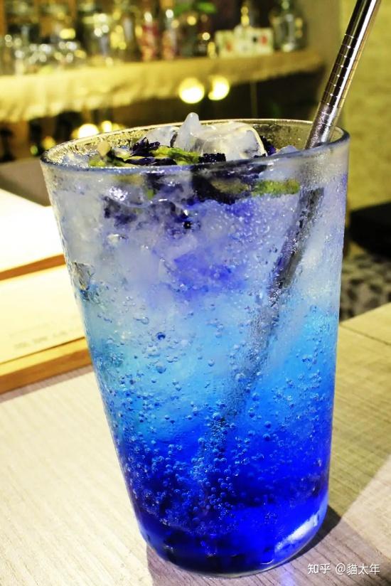 有哪些奶茶「好喝又好看」,适合夏天外出拍照?