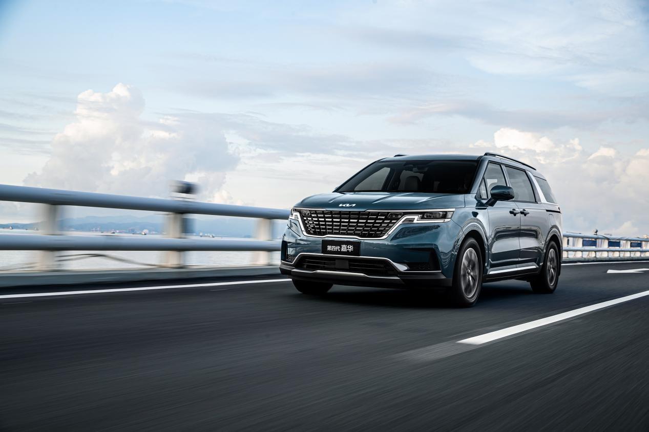 一款能让全家人满意的mpv试驾起亚第四代嘉华