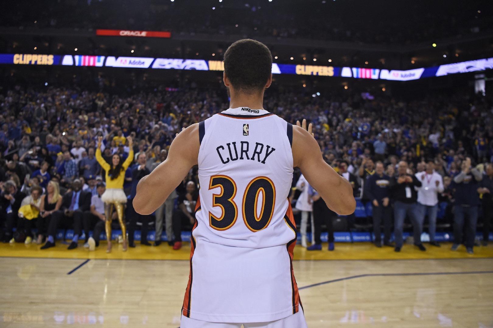 喜欢篮球的朋友有没有好看的篮球壁纸