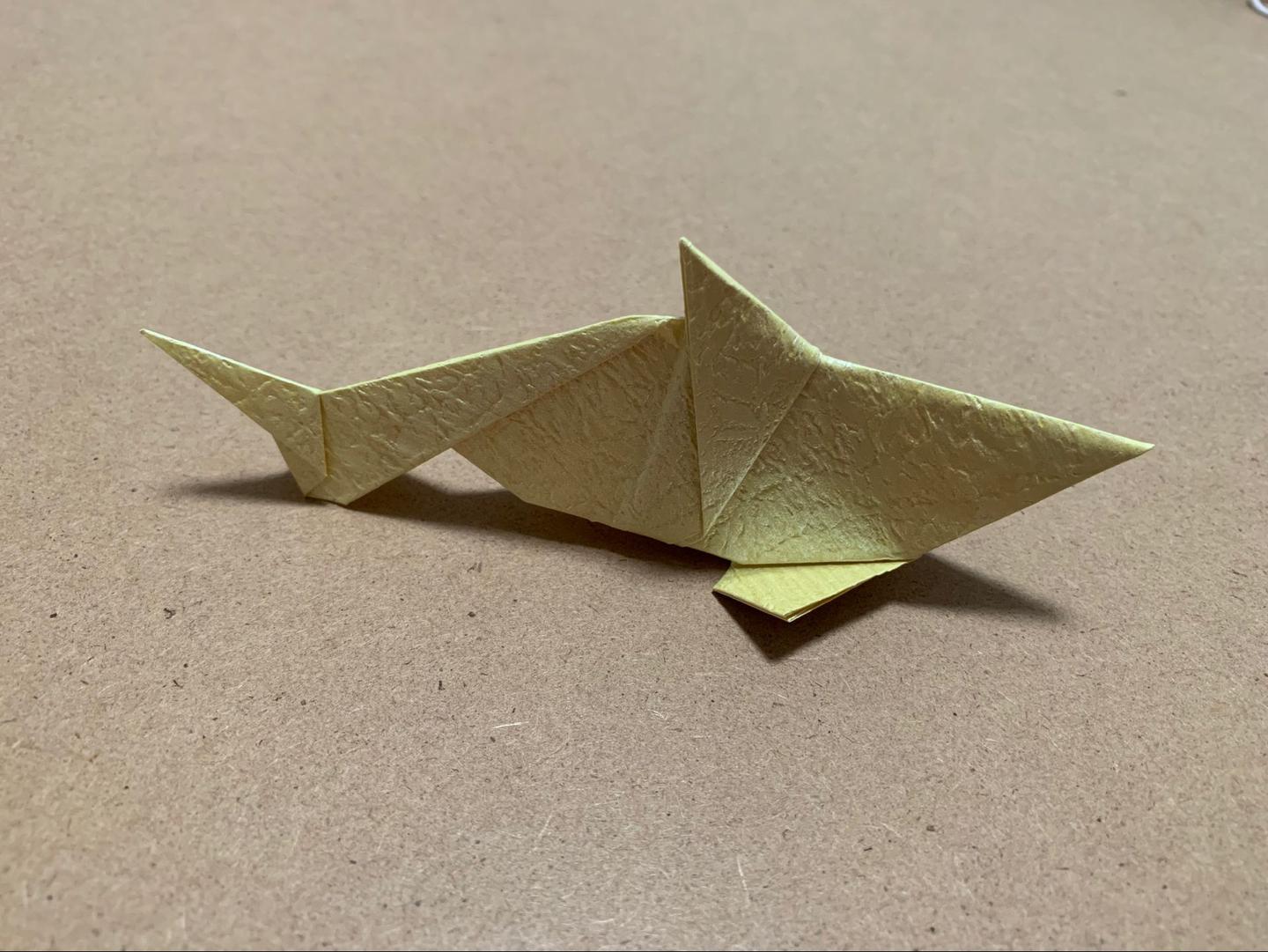 小孩简单又漂亮的DIY折纸方法 小鱼折法图片与步骤图解 咿咿呀呀儿童手工网