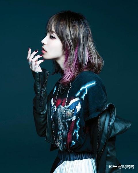 2020年,lisa以《炎》首次拿下日本唱片大奖,实现了由动漫歌手晋升j