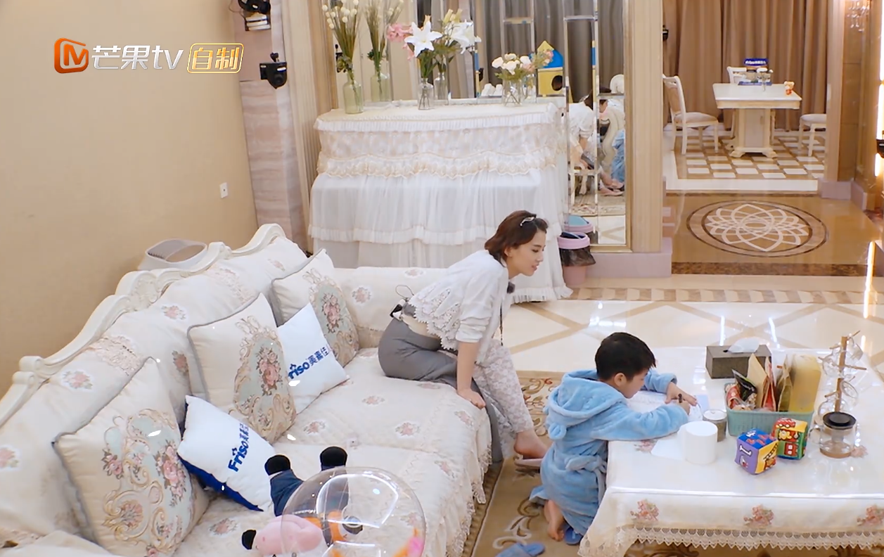 乘风破浪的姐姐有多壕看看黄圣依家中最小的房子吧