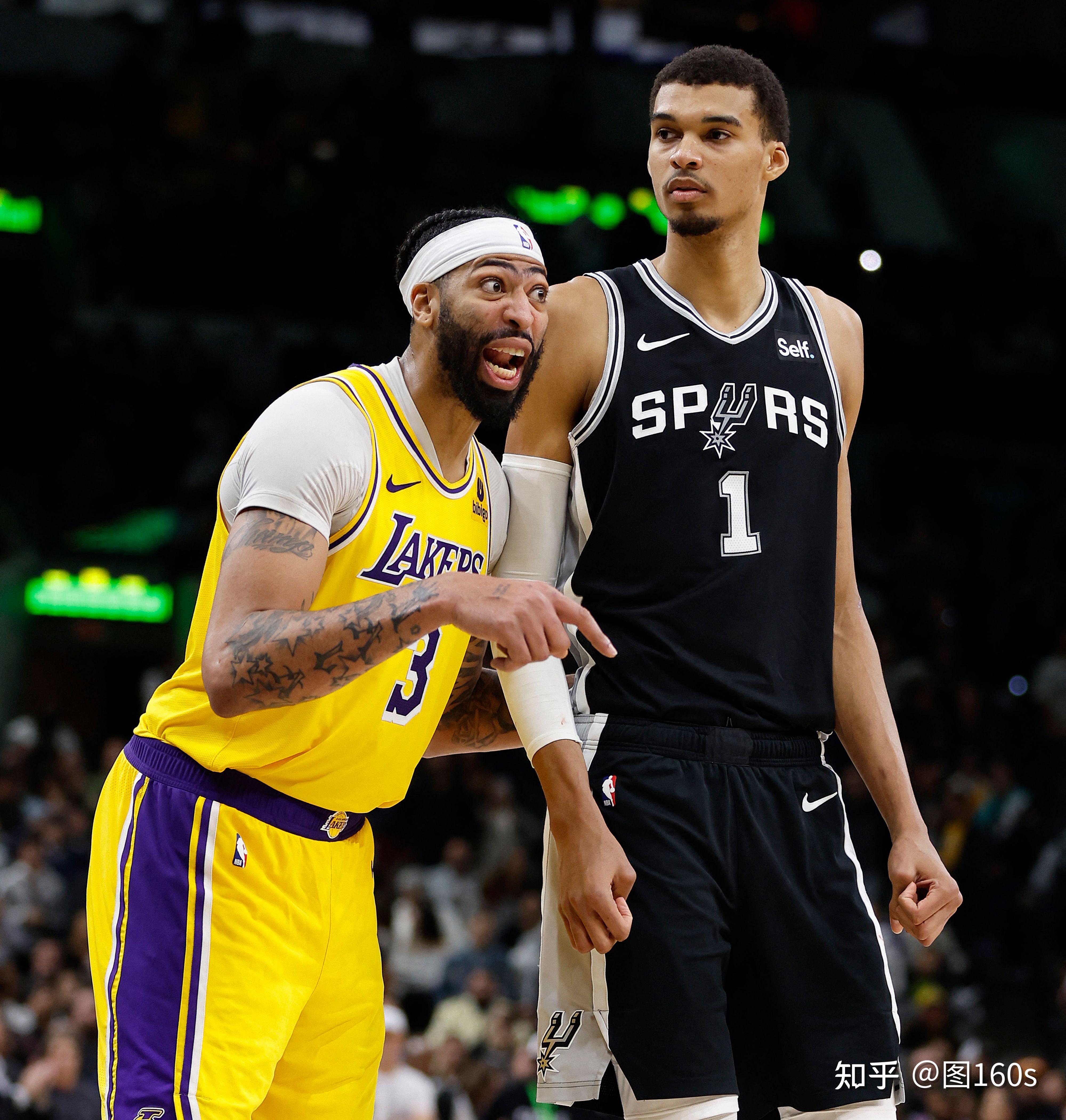 赞文班亚马天份高 戴维斯:交手很有乐趣