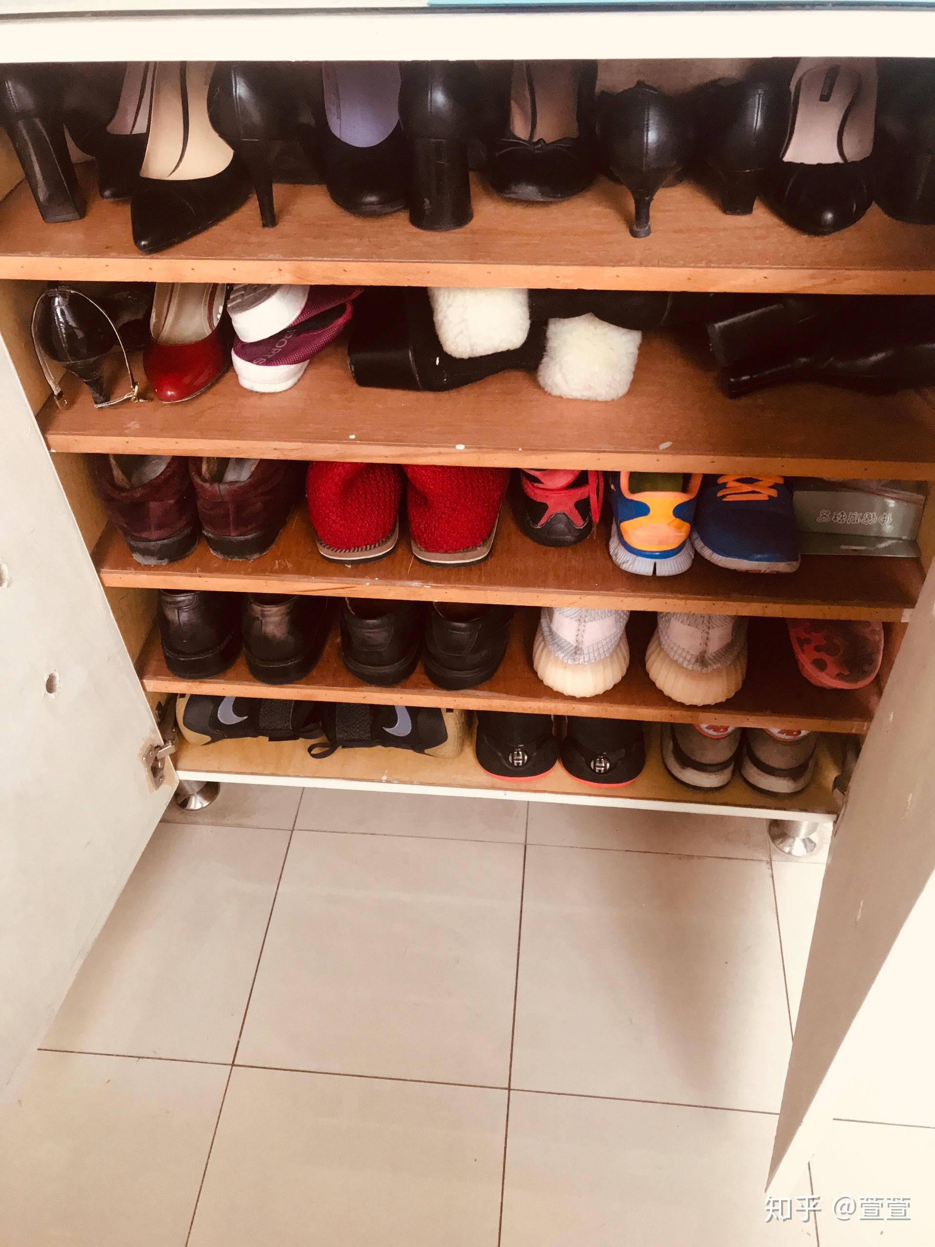 客户说,不可思议,之前鞋柜里鞋子晒满了鞋子,现在居然放完鞋子,还有多