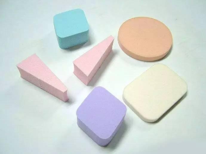 上班化妆如何保持12个小时不浮粉不脱妆?