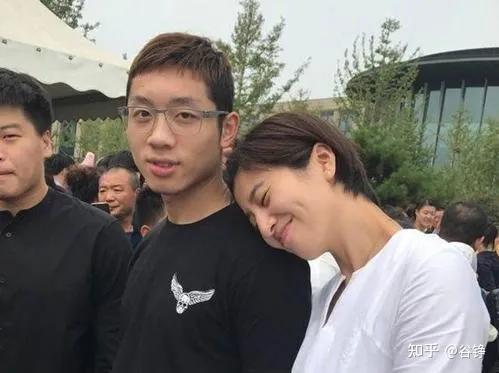 姚彦的故事:与许昕青梅竹马,甘做许昕背后的女人 - 知乎