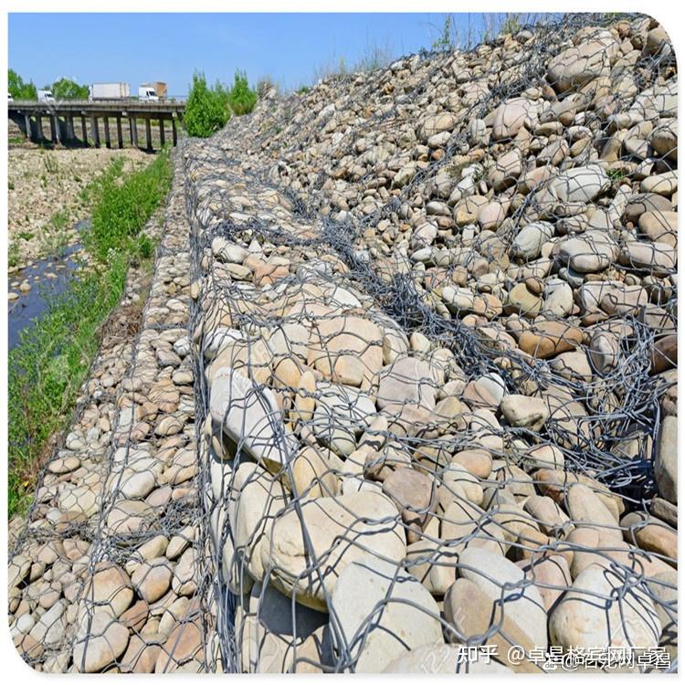 格宾石笼护坡滞洪补枯,调节水位生态护岸采用自然材料,形成一种"可
