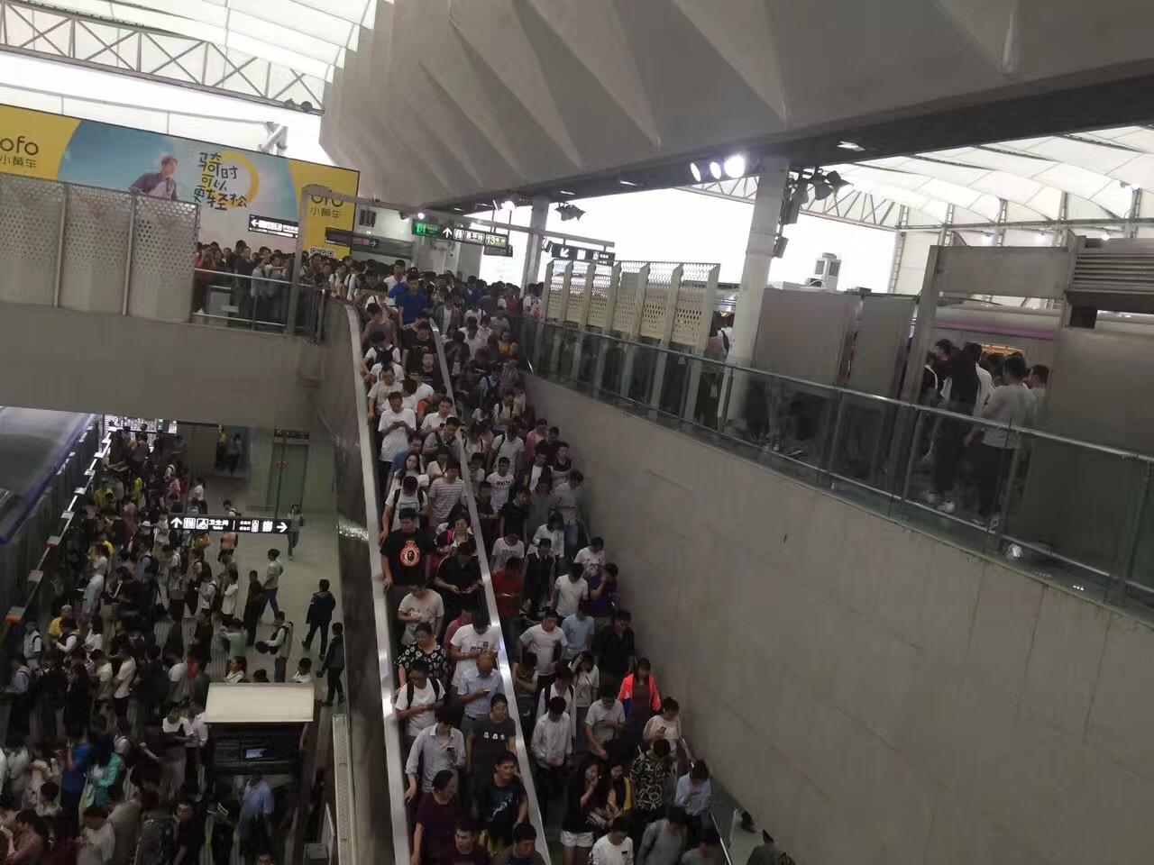 程序员上班用不用背包?背什么包看起来才不会