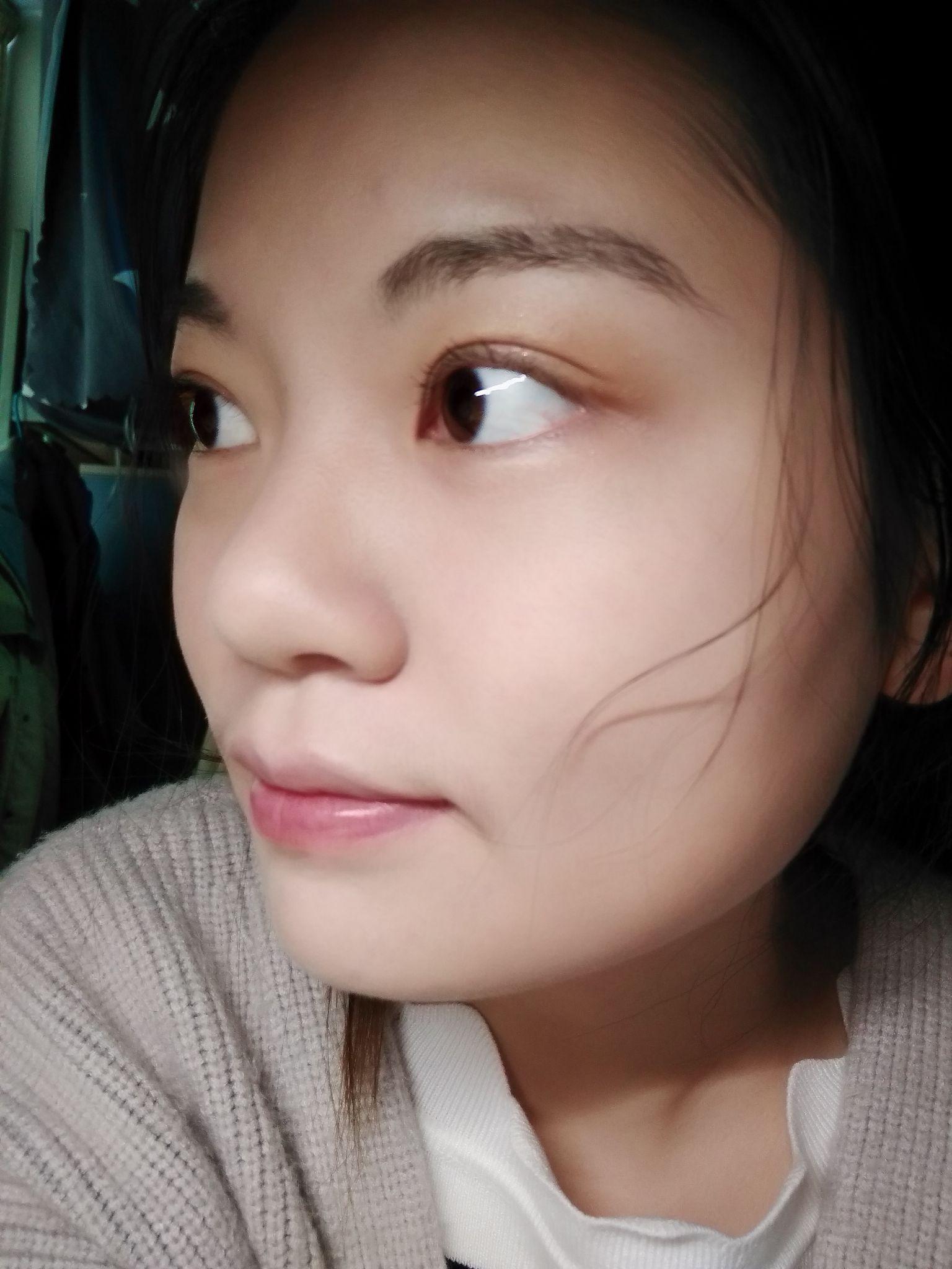 脸宽又圆眼睛大的妹子该怎么化妆