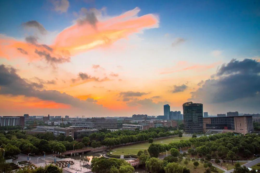 华东师范大学美景图片