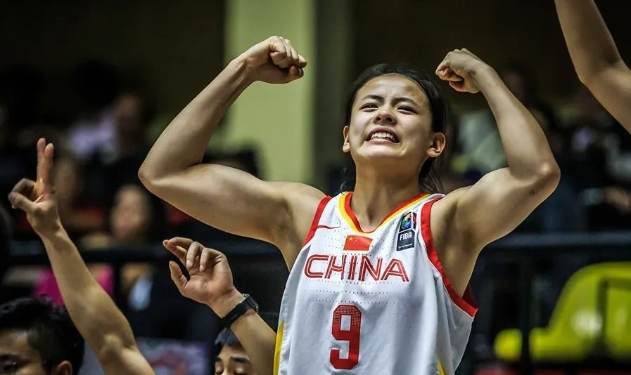 女篮新星杨舒予颜值和球技的完美结合奥运会有望带领女篮夺牌