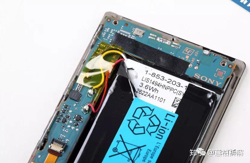 六步更换索尼walkmannwzf805n电池