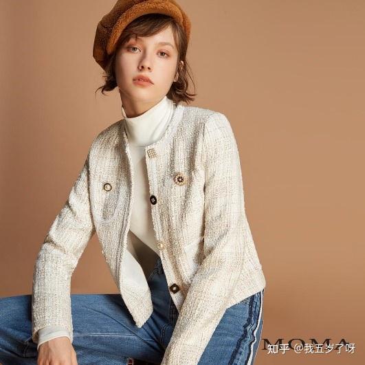 轻奢服装引领潮流