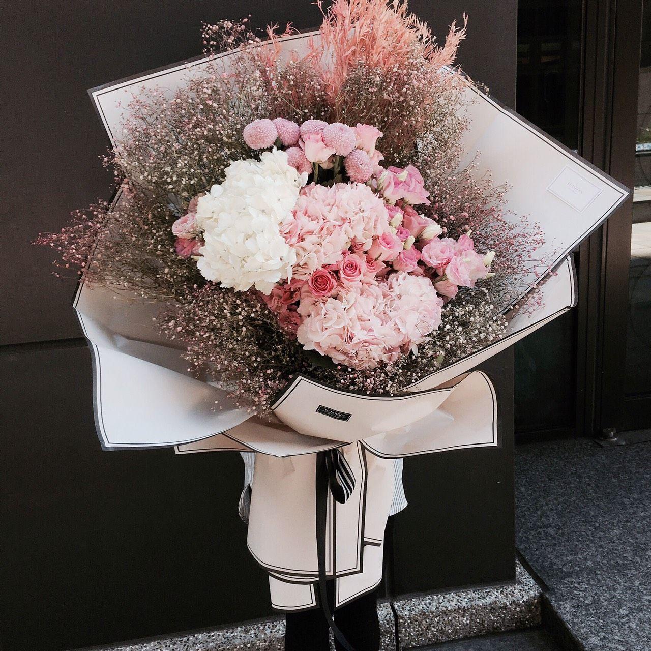 一大束鲜花图片(一大束鲜花图片唯美)