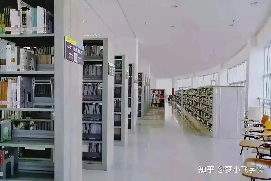 三明学院逸夫图书馆,藏书47244万册(含电子图书31931万册)图书馆