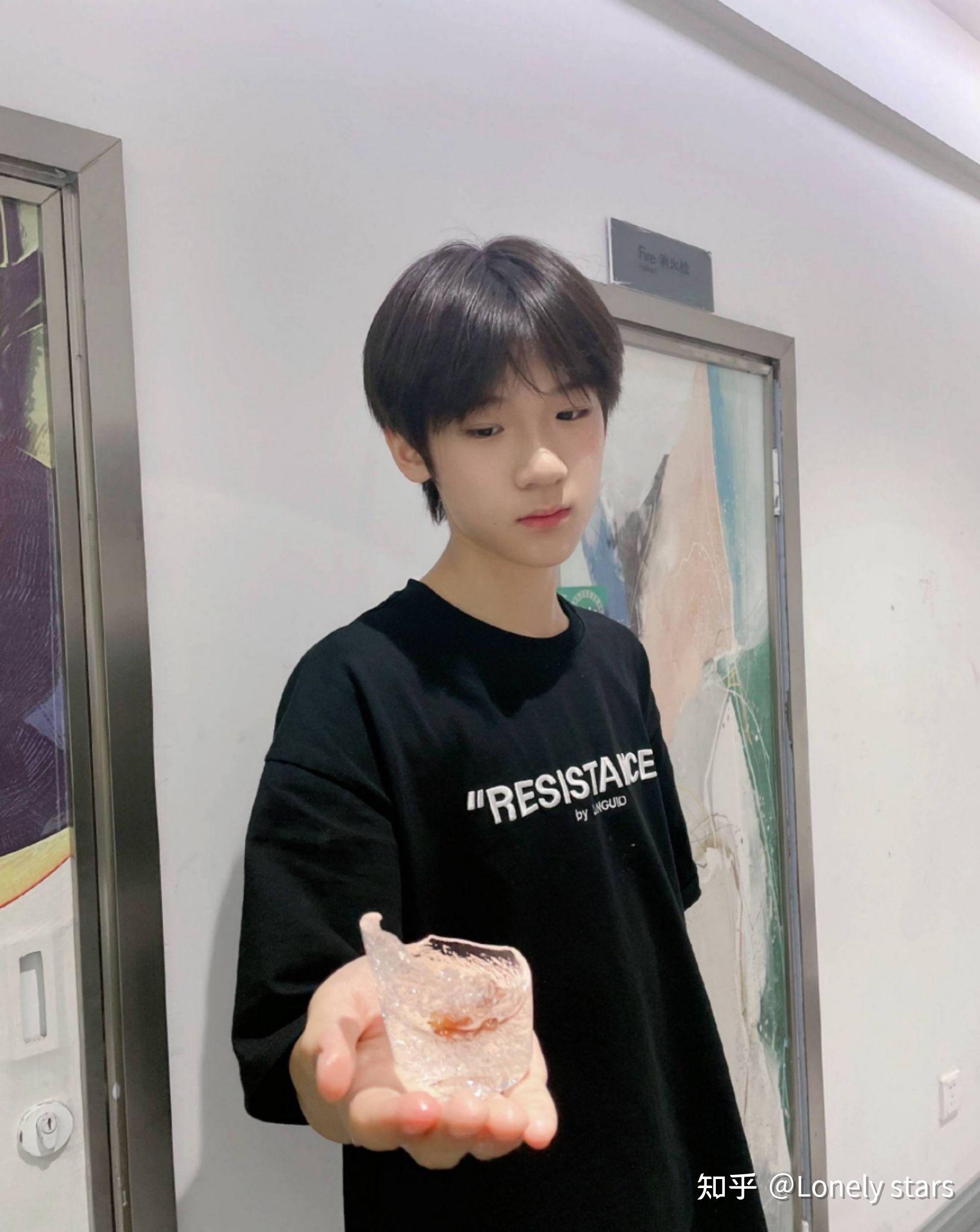 可以发点tf三代张峻豪的入坑神图吗? - 知乎