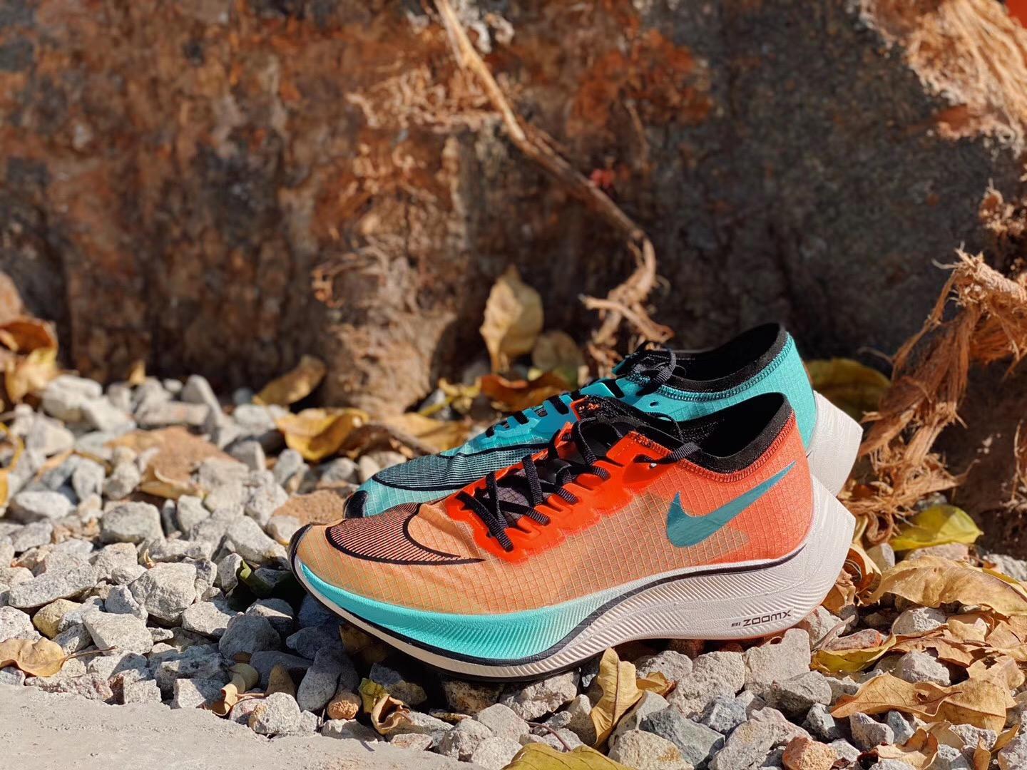 NIKE - NIKE ZOOMX VAPORFLY NEXT% 箱根限定モデル 中古・古着通販】NIKE (ナイキ) ランニングシューズ ZOOMX