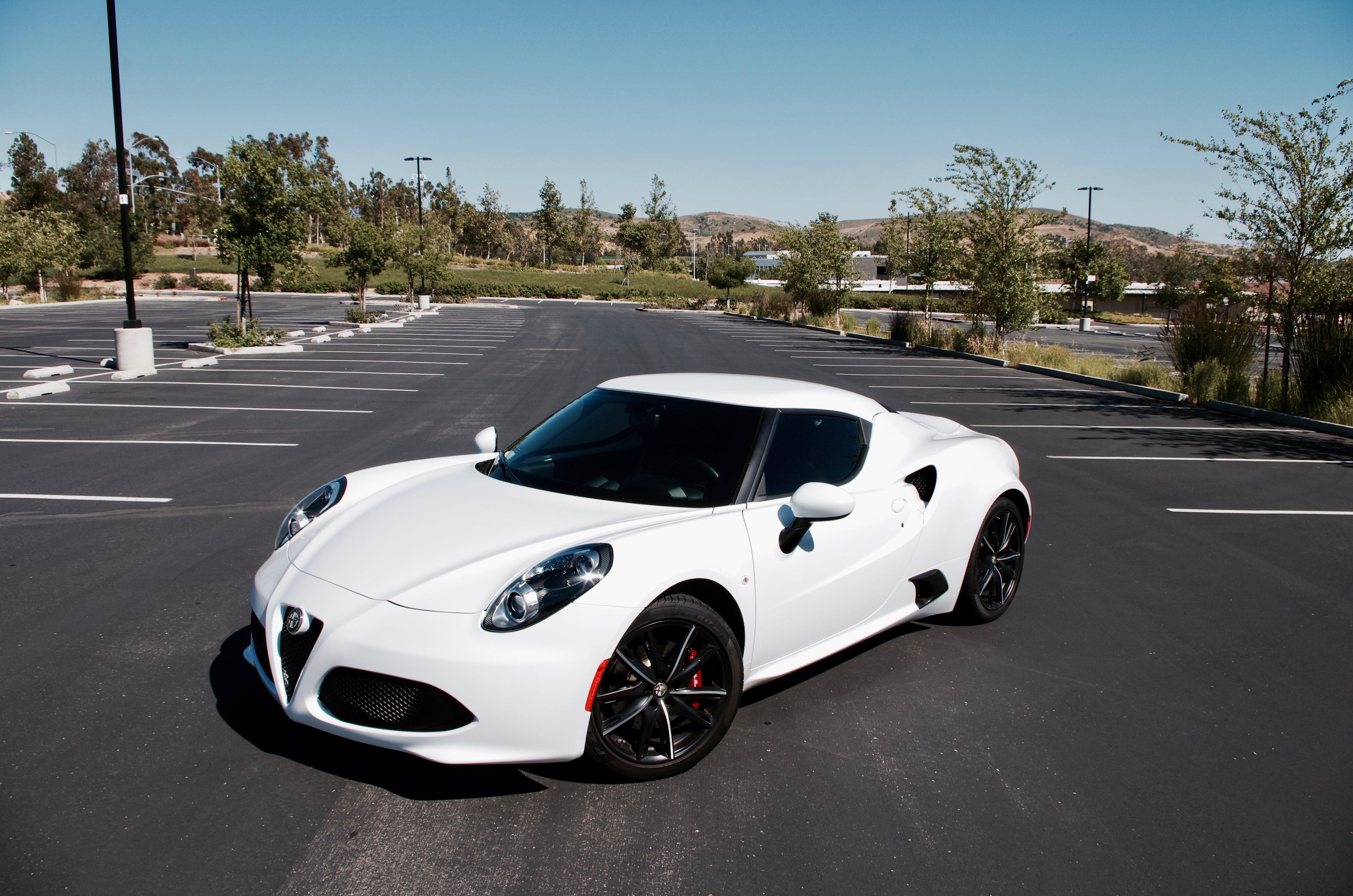 海外测评阿尔法61罗密欧4c漂亮而简陋纯粹而粗暴