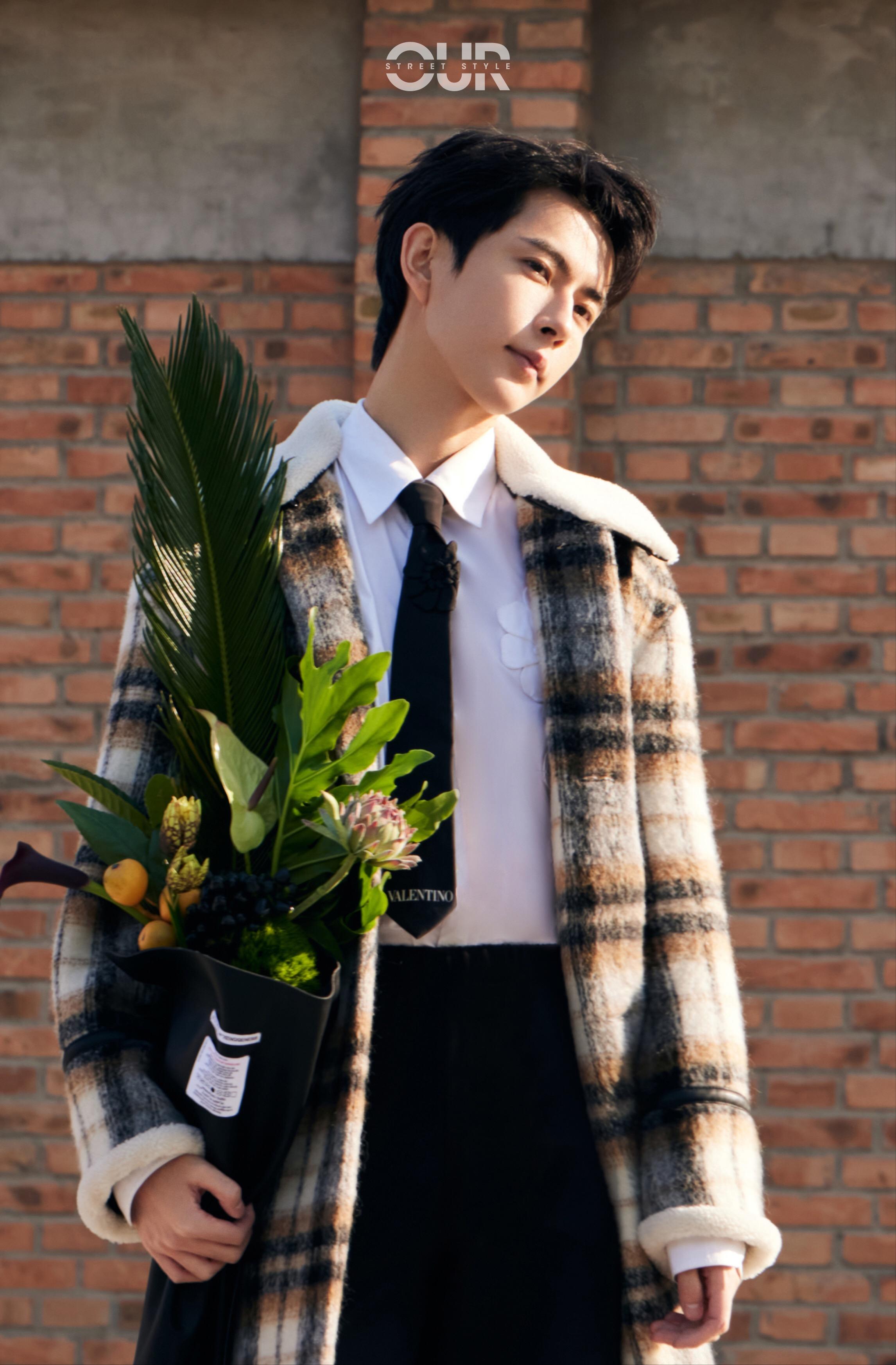 于朦胧眼前这个少年还是最初那张脸