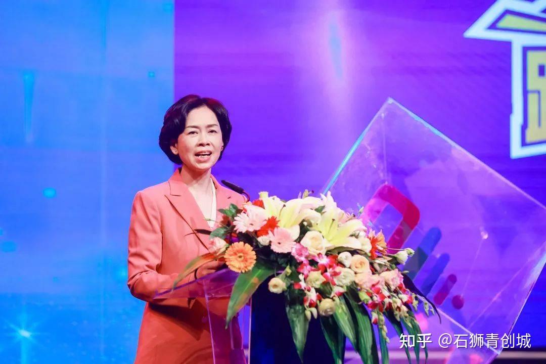 汪志红,郑敏洁, 张小红,杨旭东, 林时乐启动新一届大赛.