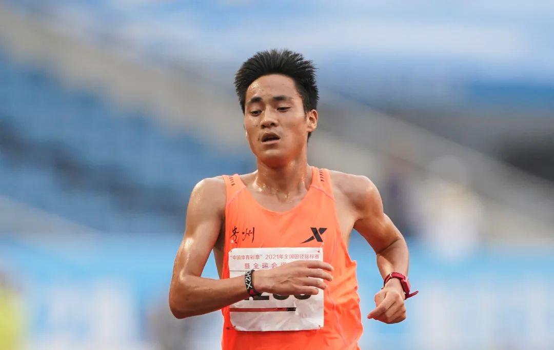 全运资格赛女子5000米许双双冲刺制胜多布杰成就双冠王