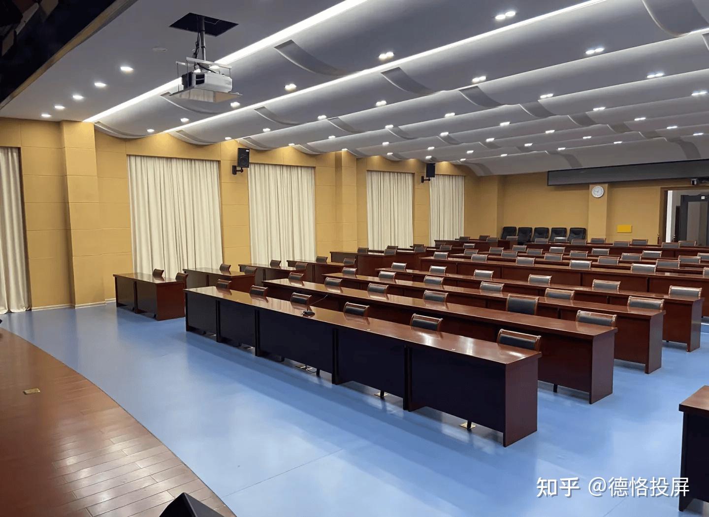 政企课桌式会议室最优方案,全员同步看会议大屏内容