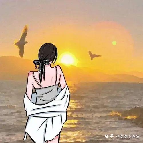 夕阳下海边捧花的少女背影头像