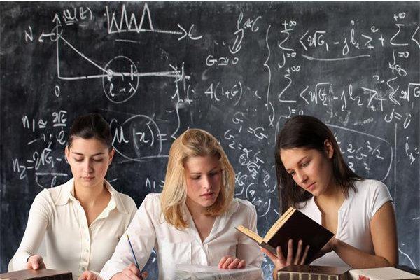 到加拿大留学,本科一年的学费需要多少钱?