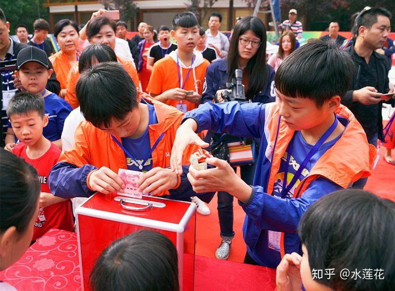 豫西大峡谷全国双胞胎漂流节 百对双胞胎游客眼花缭乱分不清