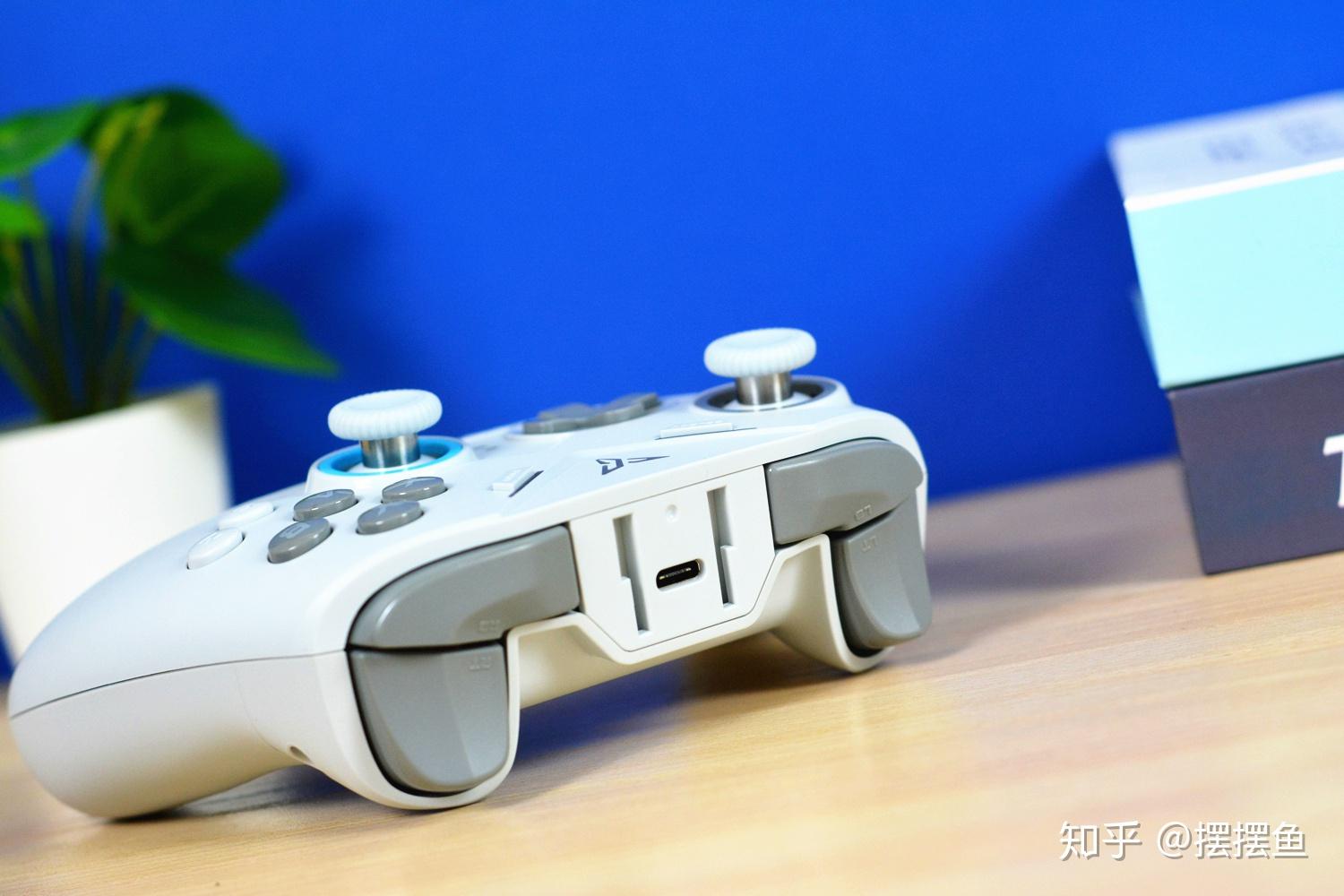 飞智黑武士2评测摇杆支持拆卸1680万色灯效还能体感控制