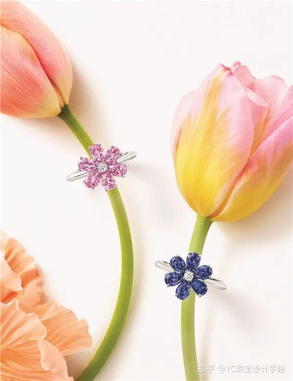 设计灵感来自于winston先生最爱的花园,包含四种不同的花朵作为珠宝