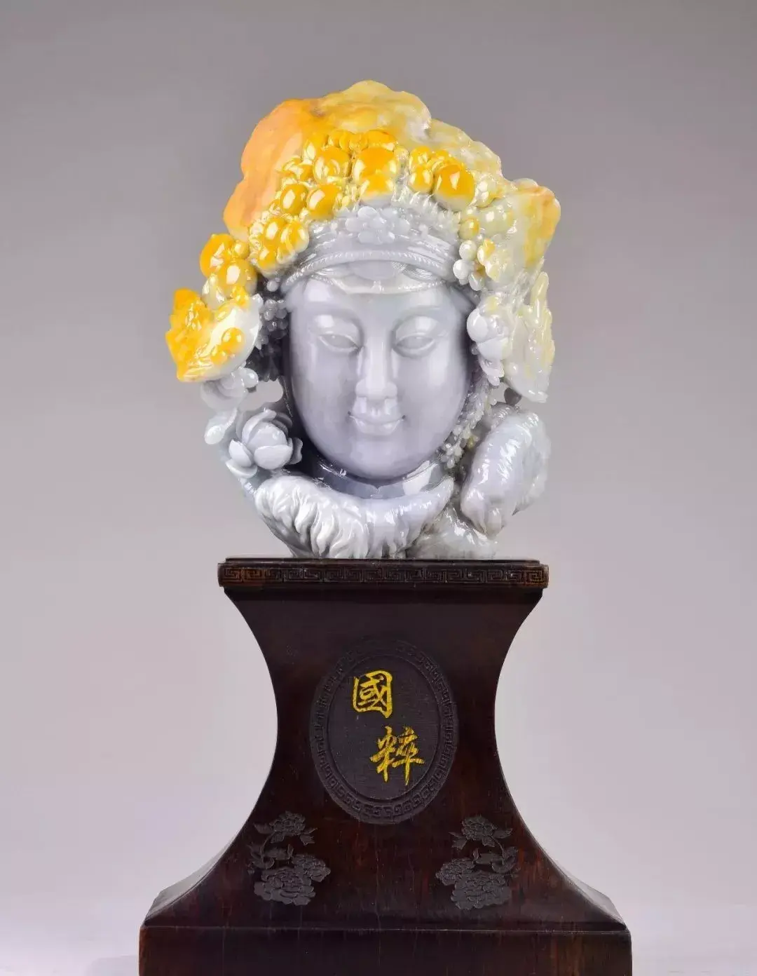 2018《华表奖》落幕,现场玉雕作品估值过乙-2018年中国华表奖最佳男演员奖