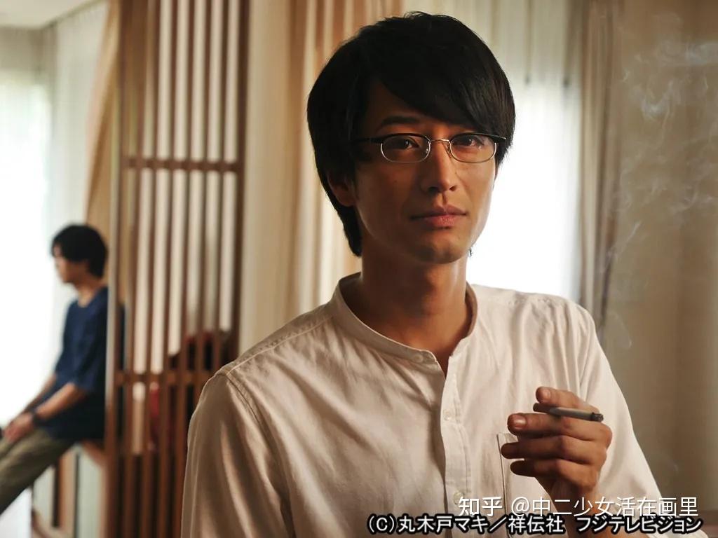 就这样,纯情小狼狗大学生久住撞上了禁欲系小h文职业作家木岛,开启了