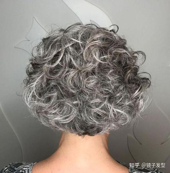 短发全头卷：花白头发大姐的时尚之选 - 知乎