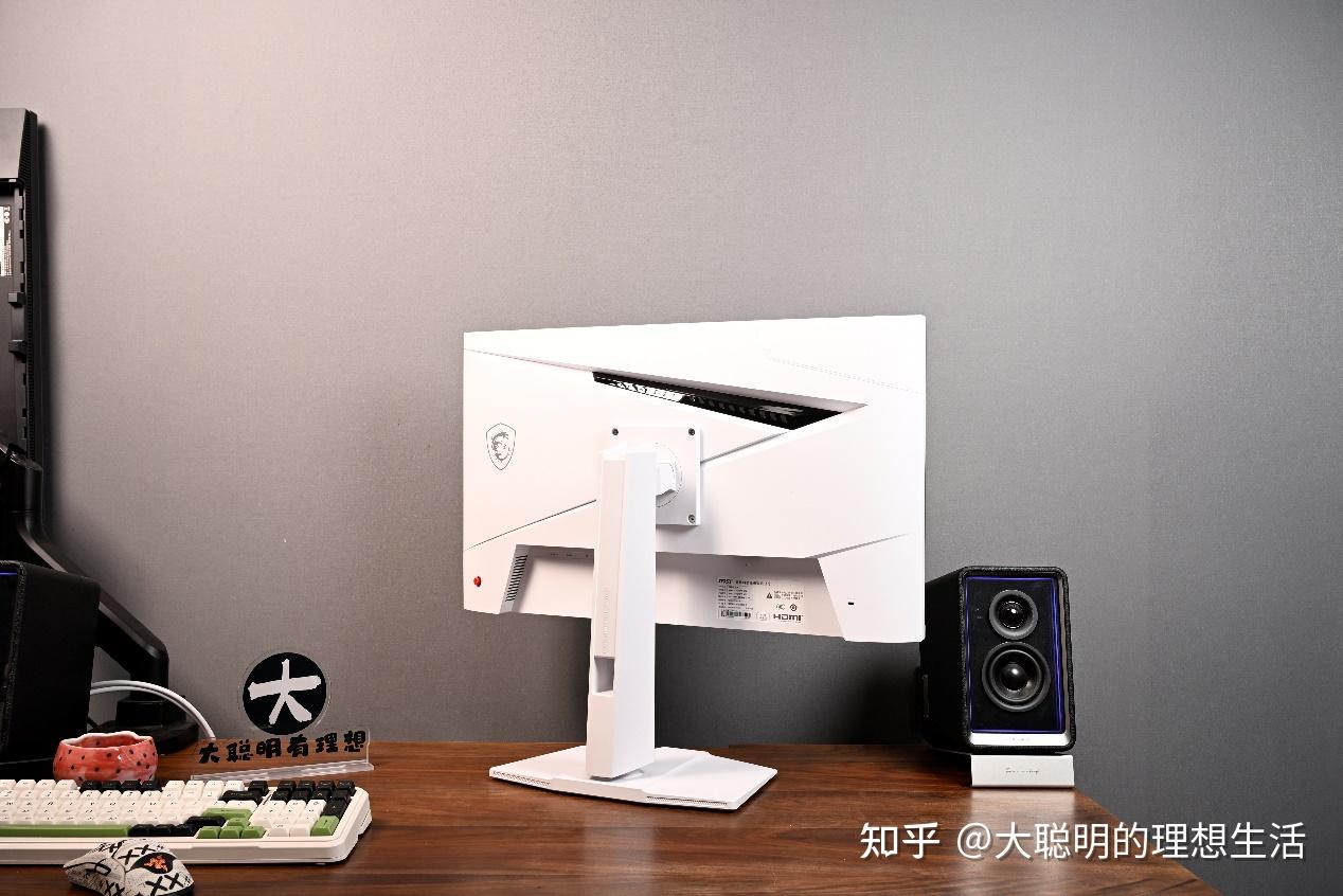 新白龙传奇—微星MAG 274QRFW X32白刃显示器评测，2.4ms极致响应，27寸