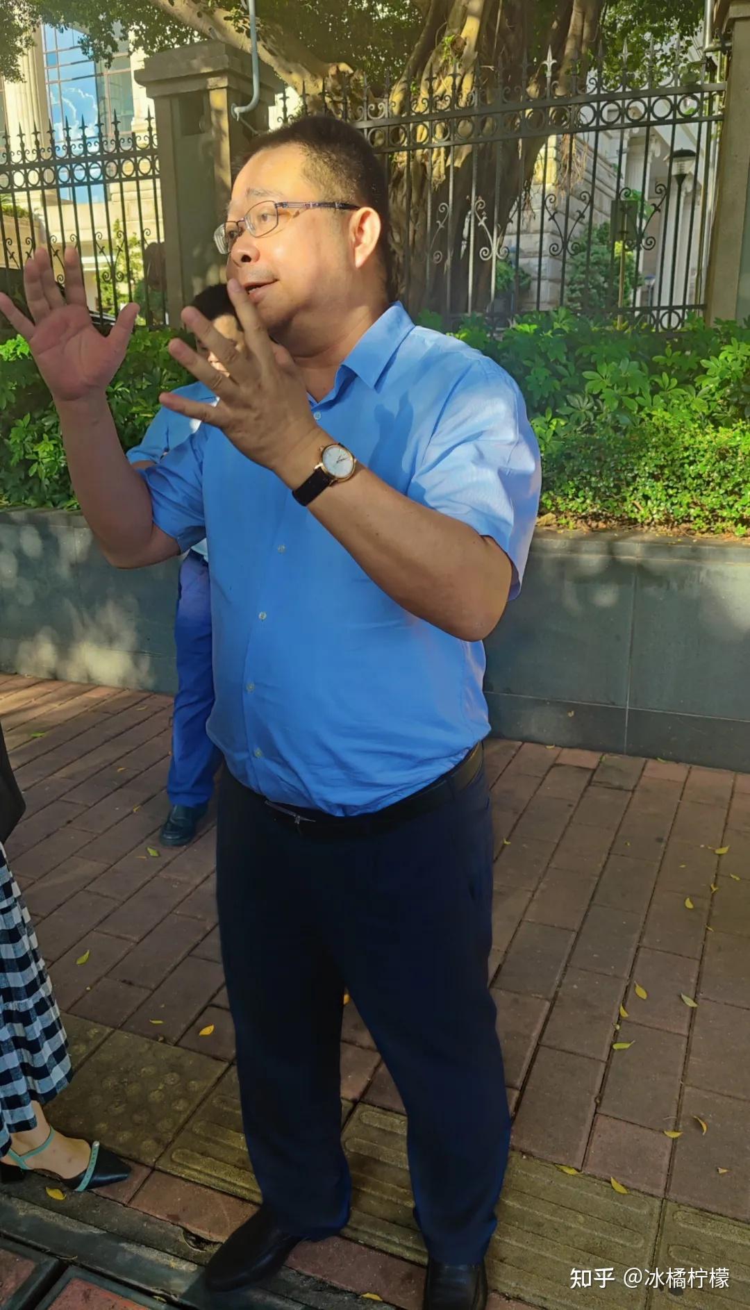 姚振华我宝能集团董事长被保安拦着门外就是因为顶层股权架构没搭建好