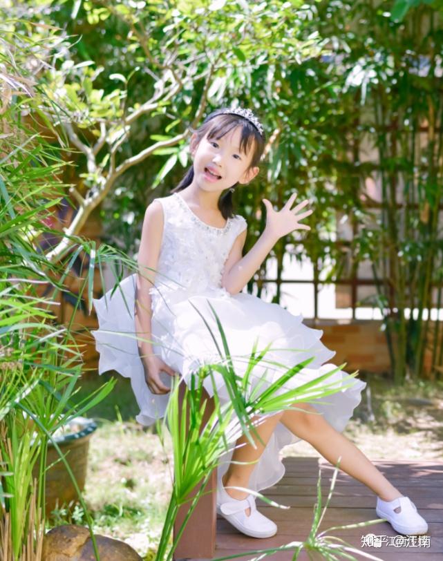 18,罗小冉100名优秀少年诗人作品 | 唐诗琳:看风景的刘海作者简介