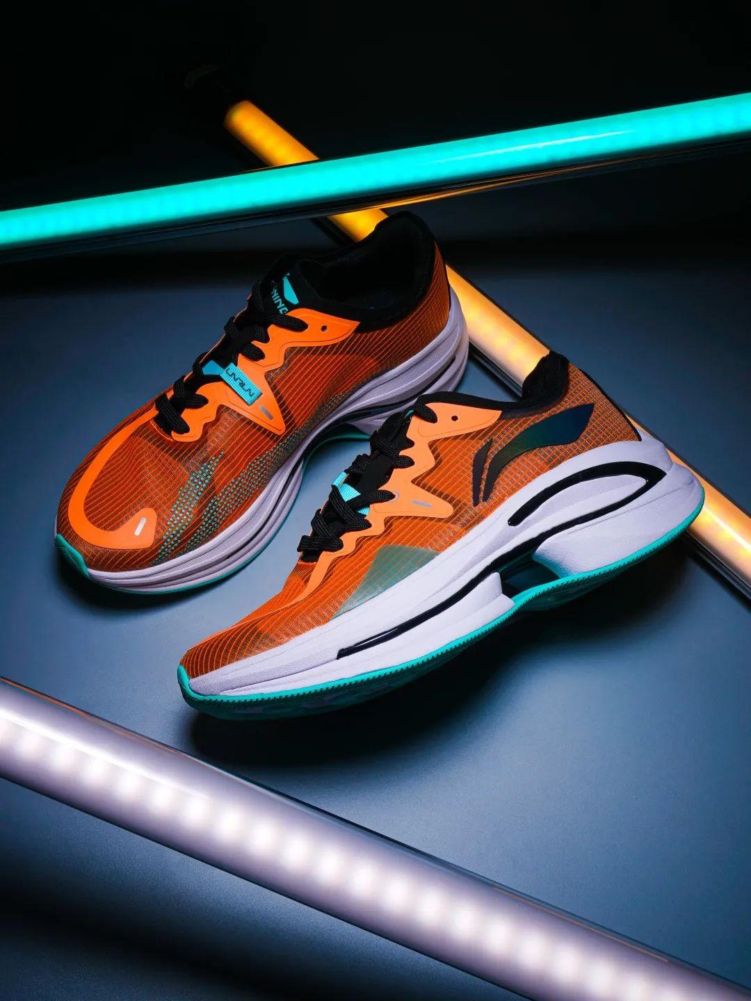 李宁又有秘密武器这双吾适5s跑鞋究竟强在哪里