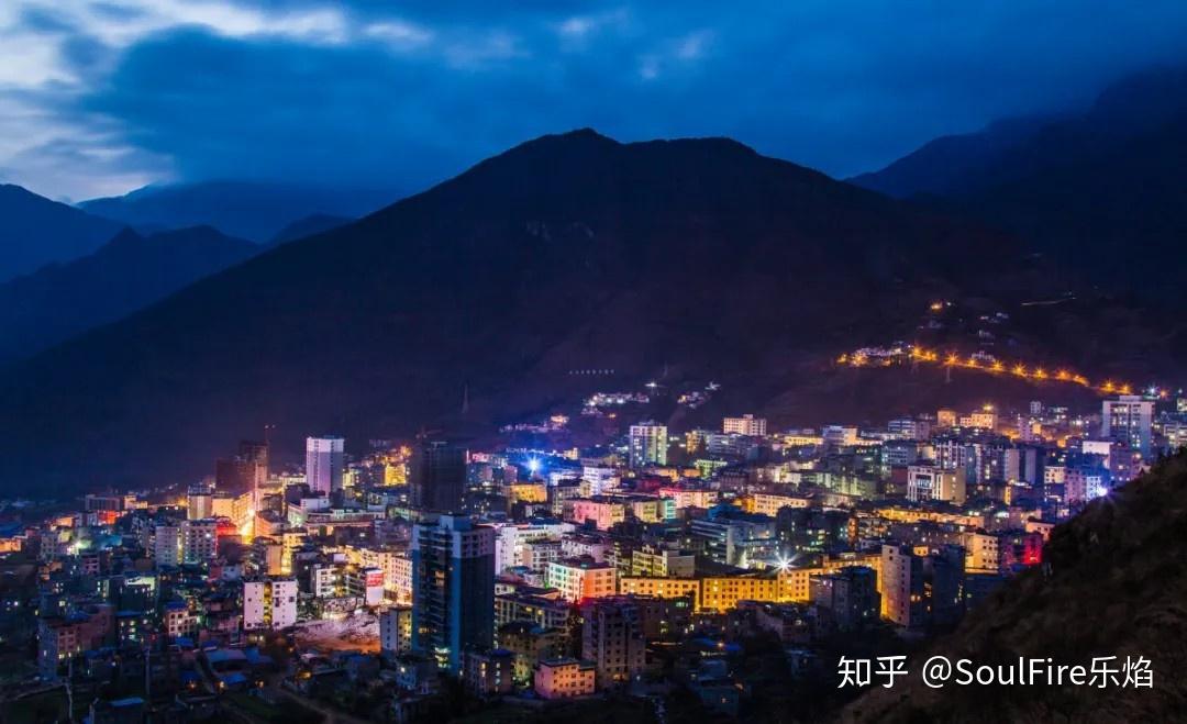 雷波县城全景图片图片