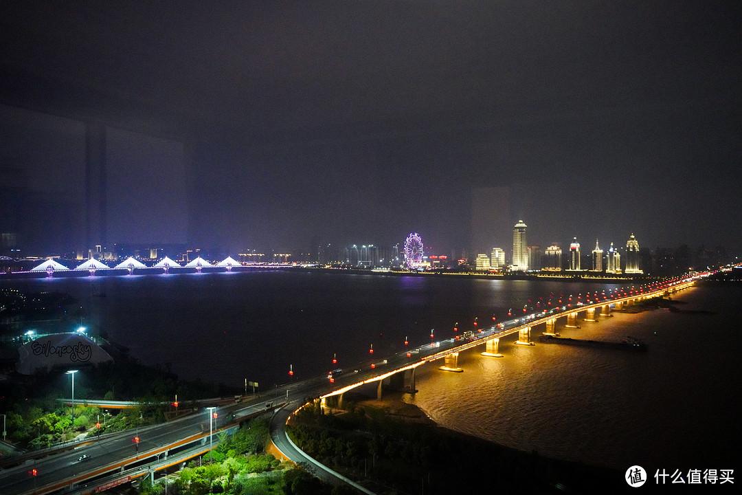 力高皇冠假日酒店 江景套房 入住体验