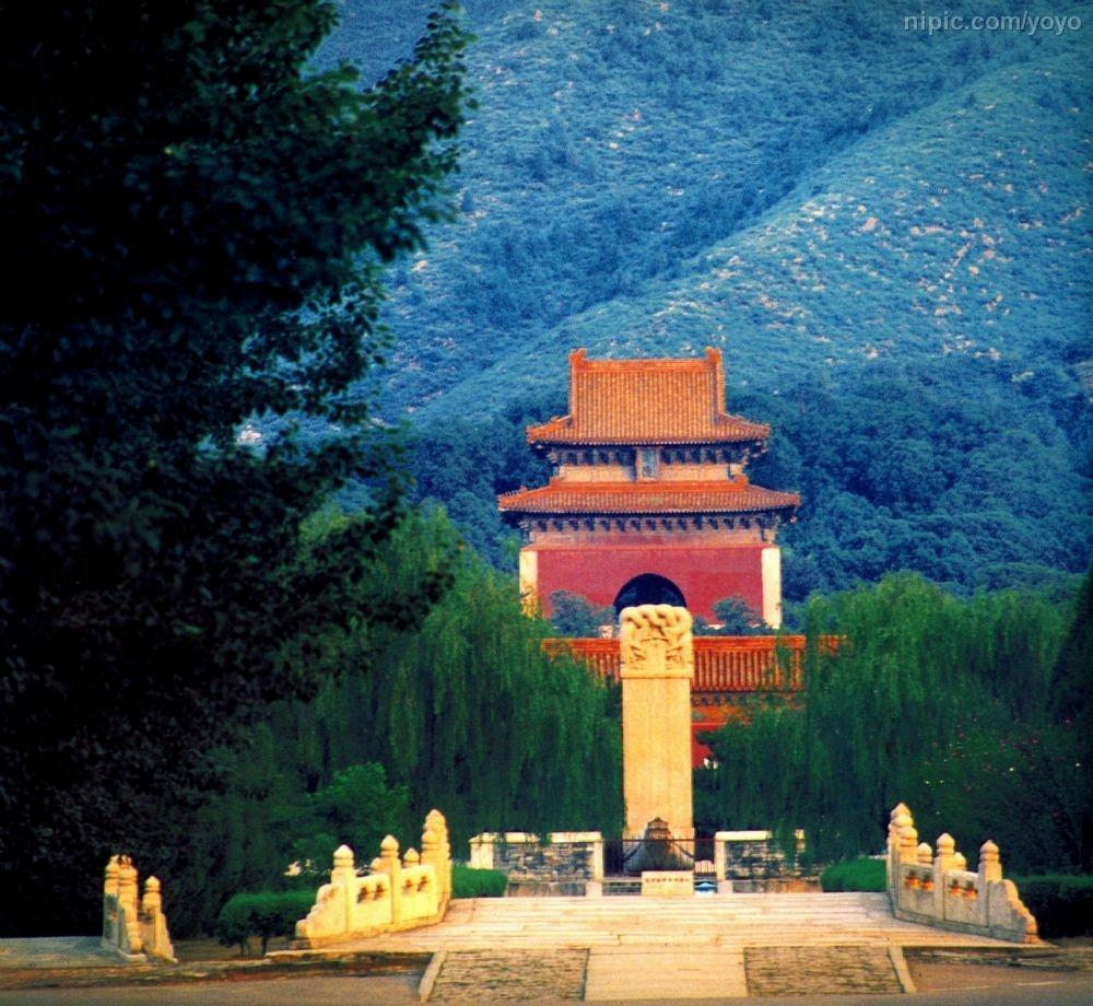 [图说]古今影像大明十三陵－－十五，明神宗万历帝朱翊钧定陵之开放的皇陵-明十三陵背后的帝王传奇