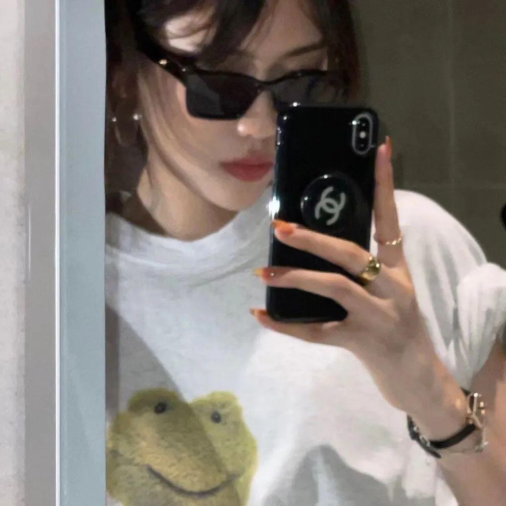 一组氛围感超强的女生头像请签收