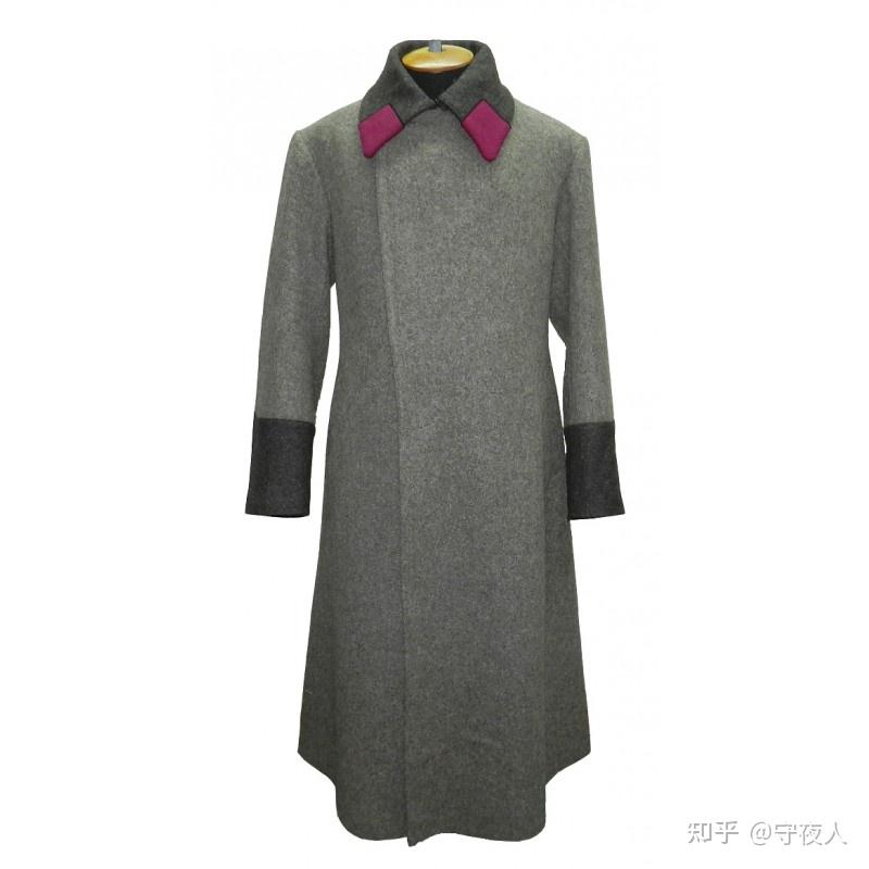 及怠工非常委员会(契卡)并没有自己的等级标志,服装也是穿杂式军装