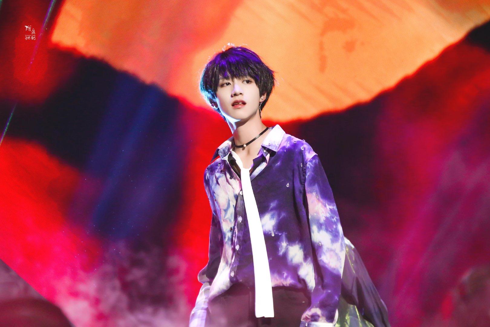 是否有人可以客观分析一下朱志鑫的颜值