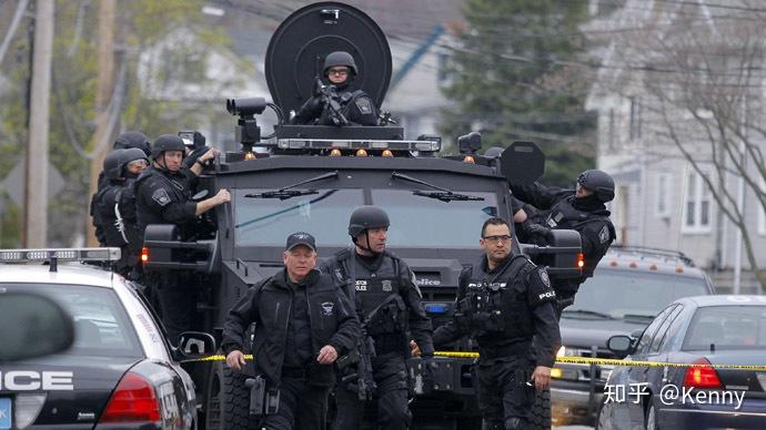 榴弹发射器 (催泪弹)