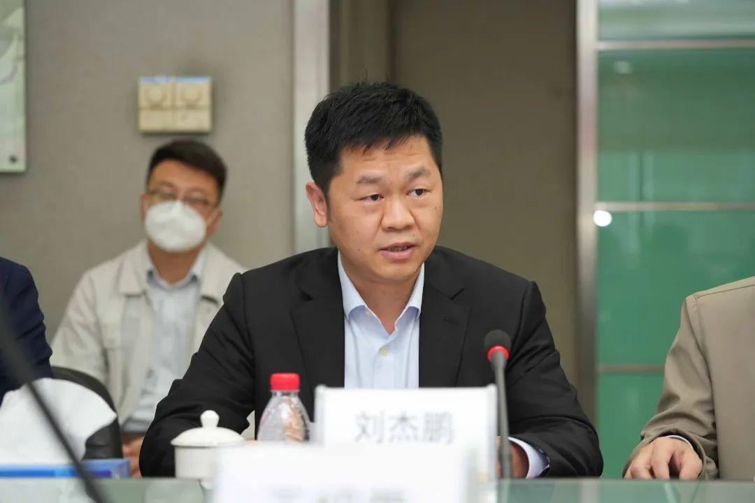 潮州三环集团总裁刘杰鹏做会议总结和致谢02未来前景近